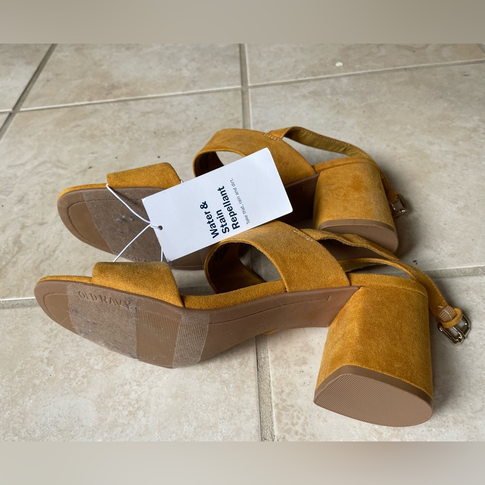 Sandals - Picture 2 of 3